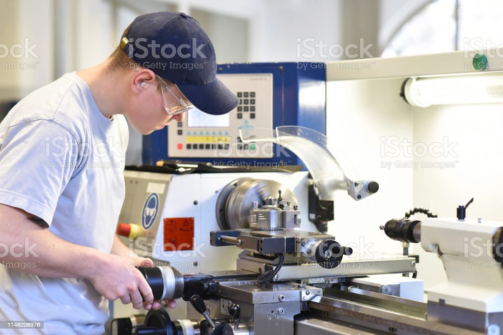 Obsluha CNC Stroje